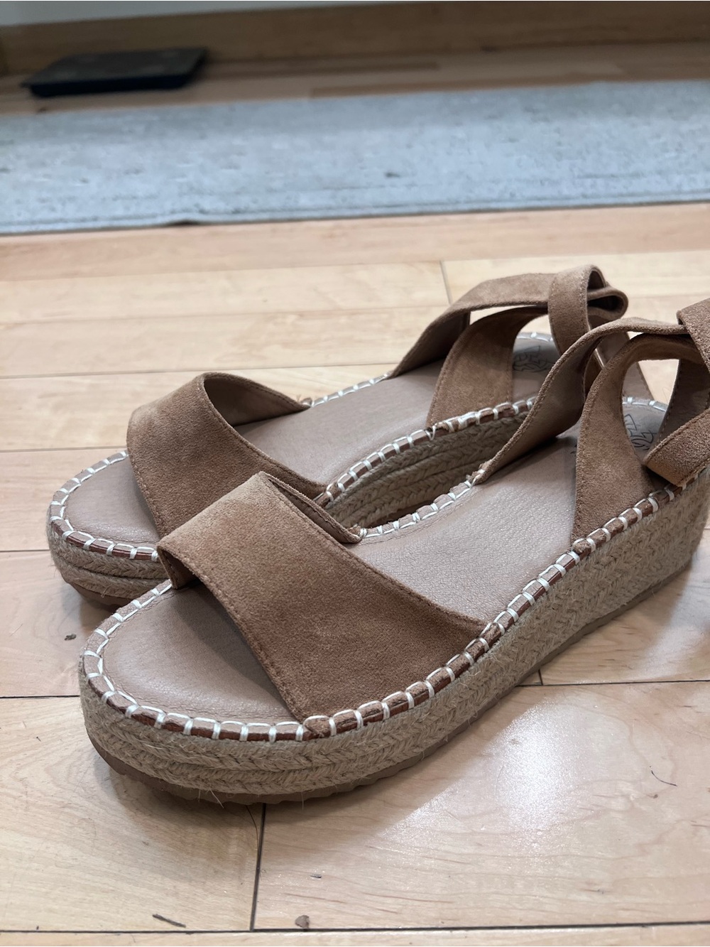 BEAST Fashion Tan Faux Suede Espadrille Platform Sandals – Women’s 8.5 Flatforms - Picture 3 of 10